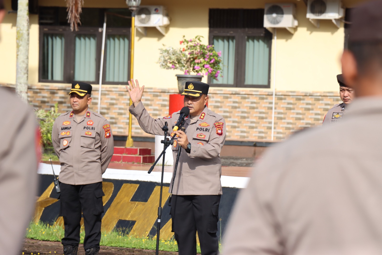 Pimpin Apel Pagi, Kapolres Melawi Tegaskan Personelnya Tidak Ada Toleransi Atas Pelanggaran
